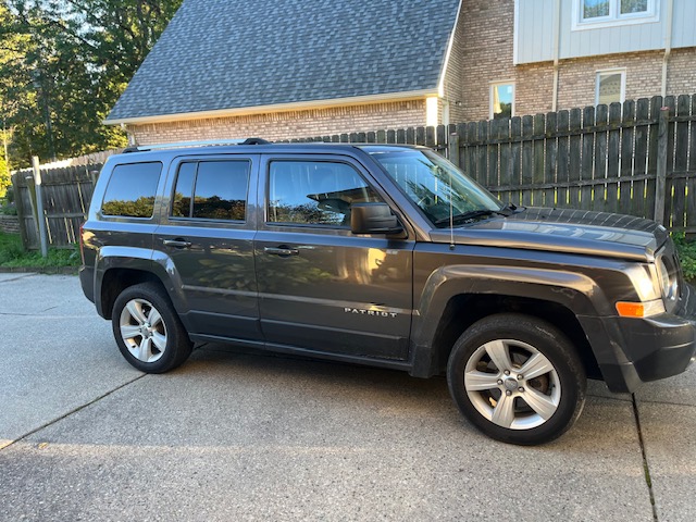 Used 2015 Jeep Patriot Limited w/ Sun/Sound Group AWD/4WD image 2