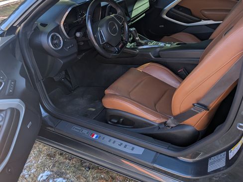 Used 2016 Chevrolet Camaro SS image 9