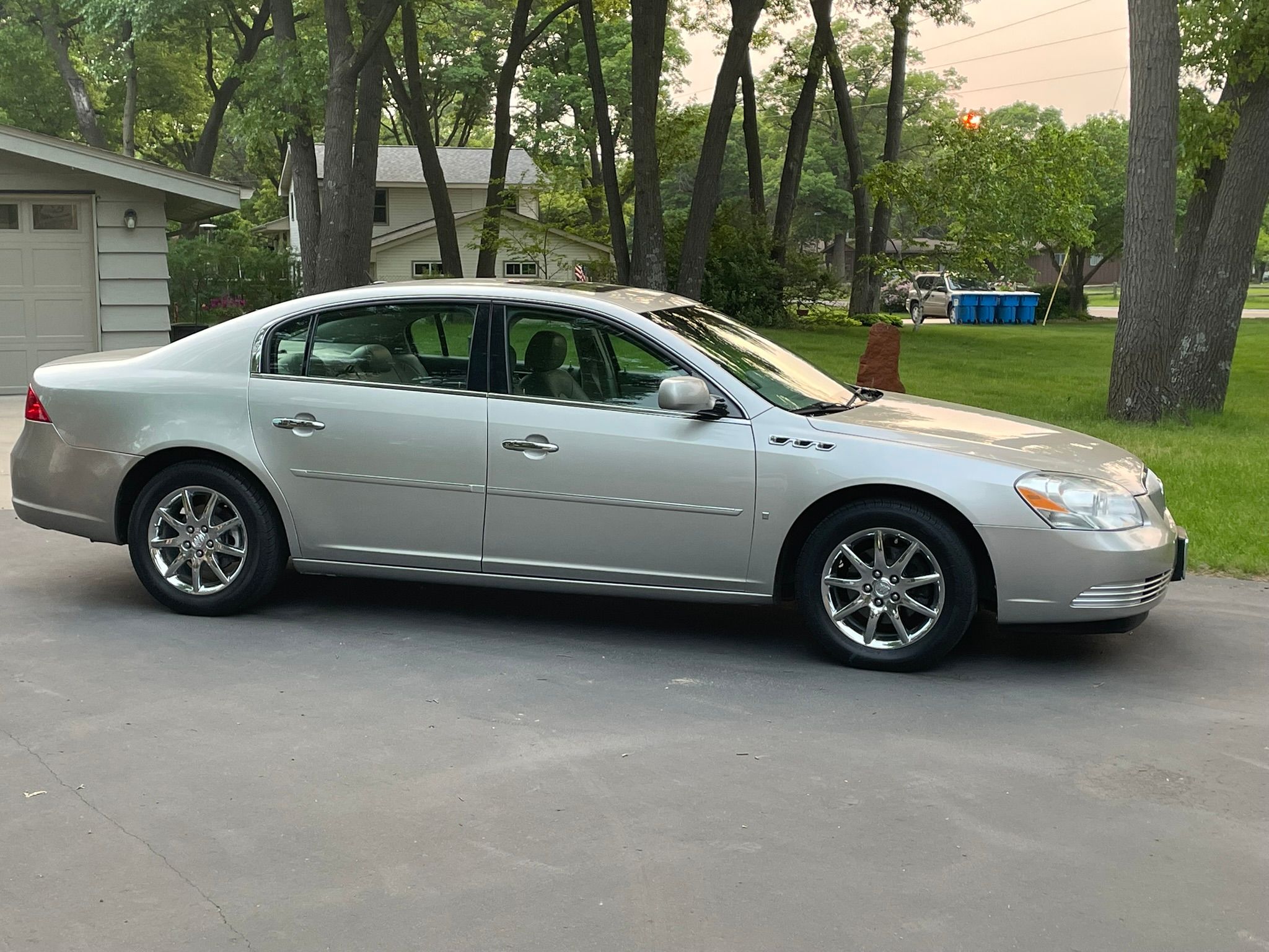 Used 2007 Buick Lucerne CXL w/ Luxury Package FWD image 1