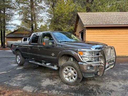 Used 2015 Ford F350 Lariat image 2