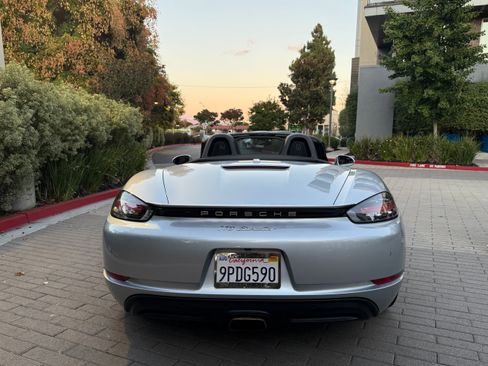 Used 2017 Porsche 718 Boxster image 13