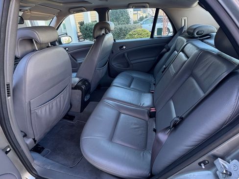 Used 2004 Saab 9-5 Arc image 9