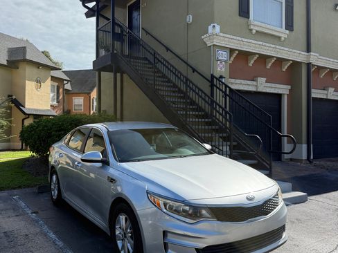 Used 2018 Kia Optima LX FWD image 9