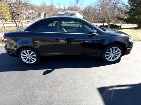 Used 2015 Volkswagen Eos Komfort image 2