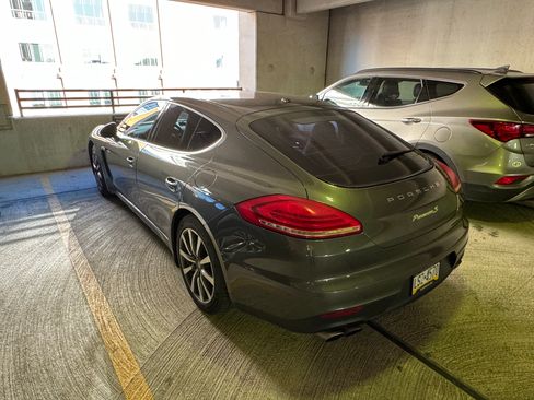 Used 2016 Porsche Panamera S RWD image 10