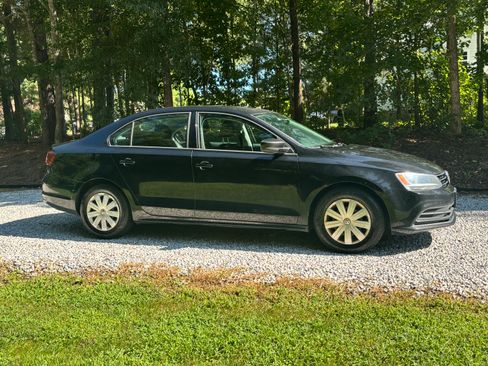 Used 2016 Volkswagen Jetta S FWD image 2