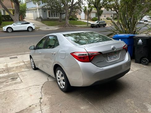 Used 2015 Toyota Corolla LE FWD image 5