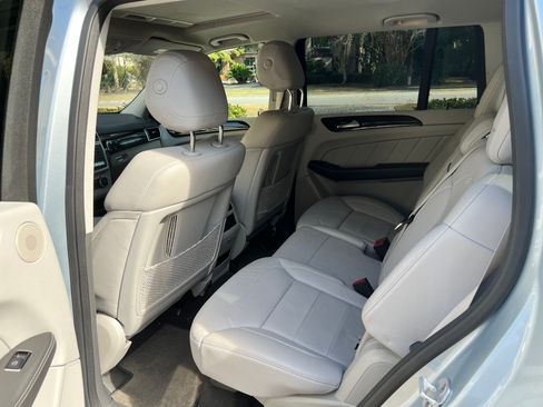 Used 2015 Mercedes-Benz GL 320 BlueTEC 4MATIC image 11