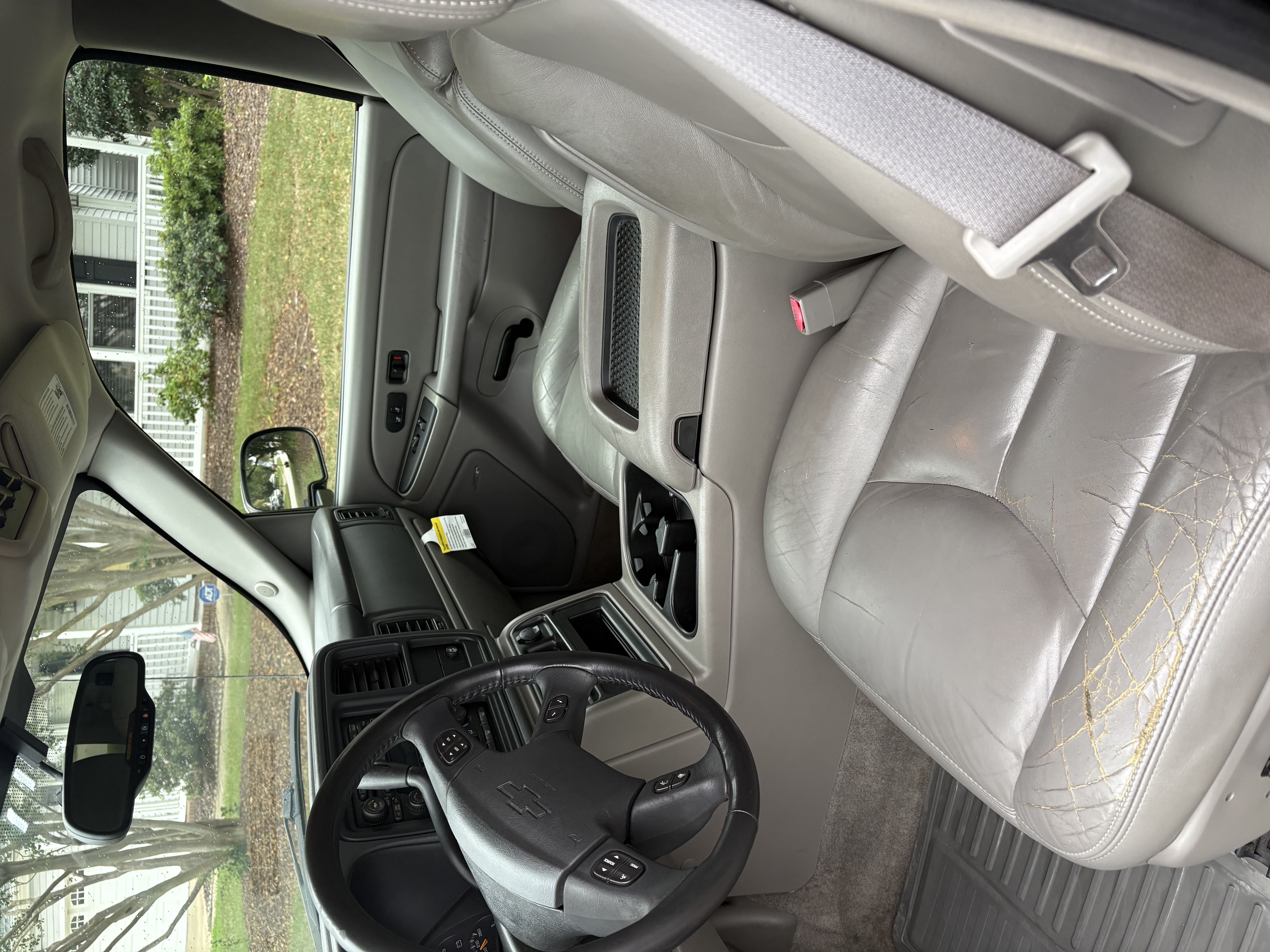 Used 2005 Chevrolet Tahoe LT w/ LT Preferred Equipment Group AWD/4WD image 6