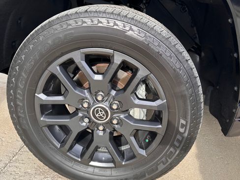 Used 2023 Toyota Tundra Platinum image 11