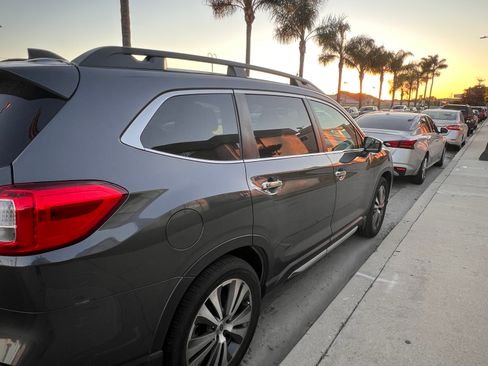 Used 2022 Subaru Ascent Touring w/ Popular Package #2A image 2