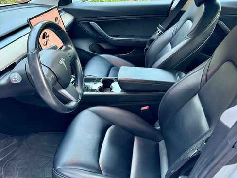 Used 2019 Tesla Model 3 Standard Range Plus image 15