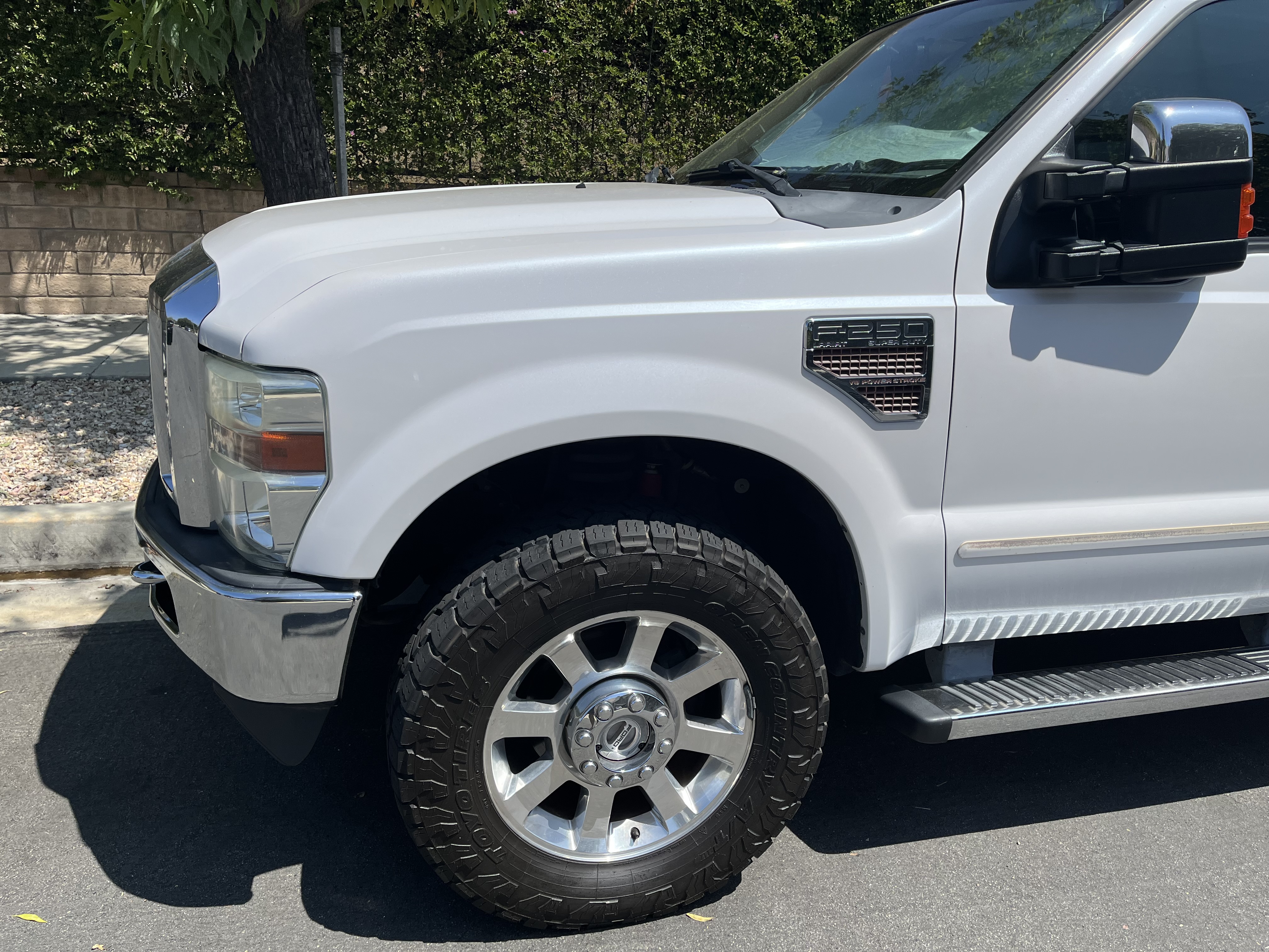 Used 2010 Ford F250 Lariat AWD/4WD image 6