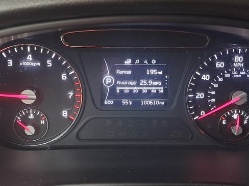 Used 2017 Kia Sorento LX w/ LX Convenience Package image 6