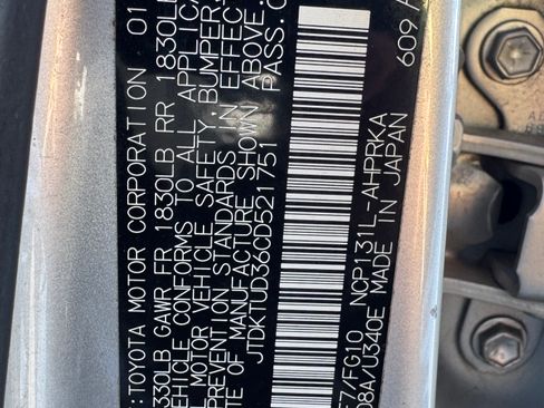 Used 2012 Toyota Yaris LE image 25