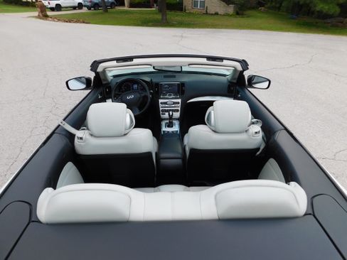 Used 2010 INFINITI G37 Convertible w/ Premium Pkg RWD image 15