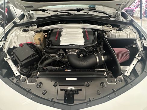 Used 2017 Chevrolet Camaro SS RWD image 14