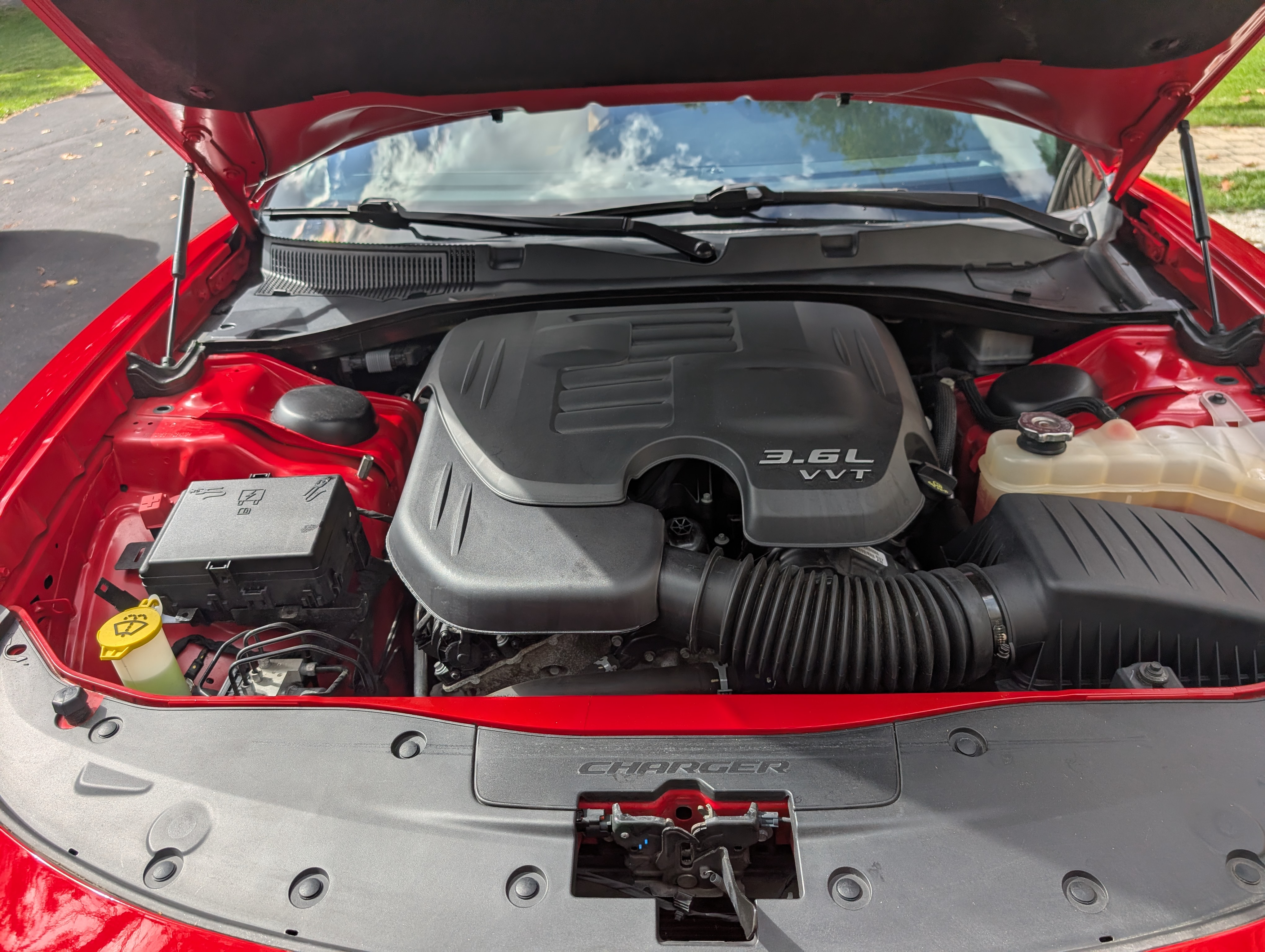 Used 2022 Dodge Charger SXT w/ Plus Group RWD image 9