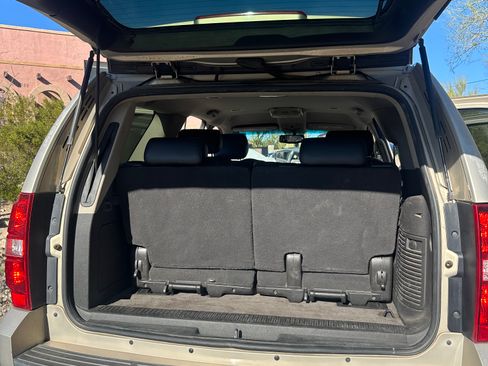 Used 2010 Chevrolet Tahoe LT w/ Luxury Package image 5