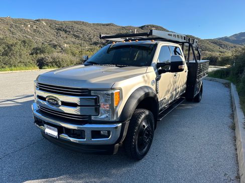 Used 2017 Ford F550 4x4 Crew Cab Super Duty image 4