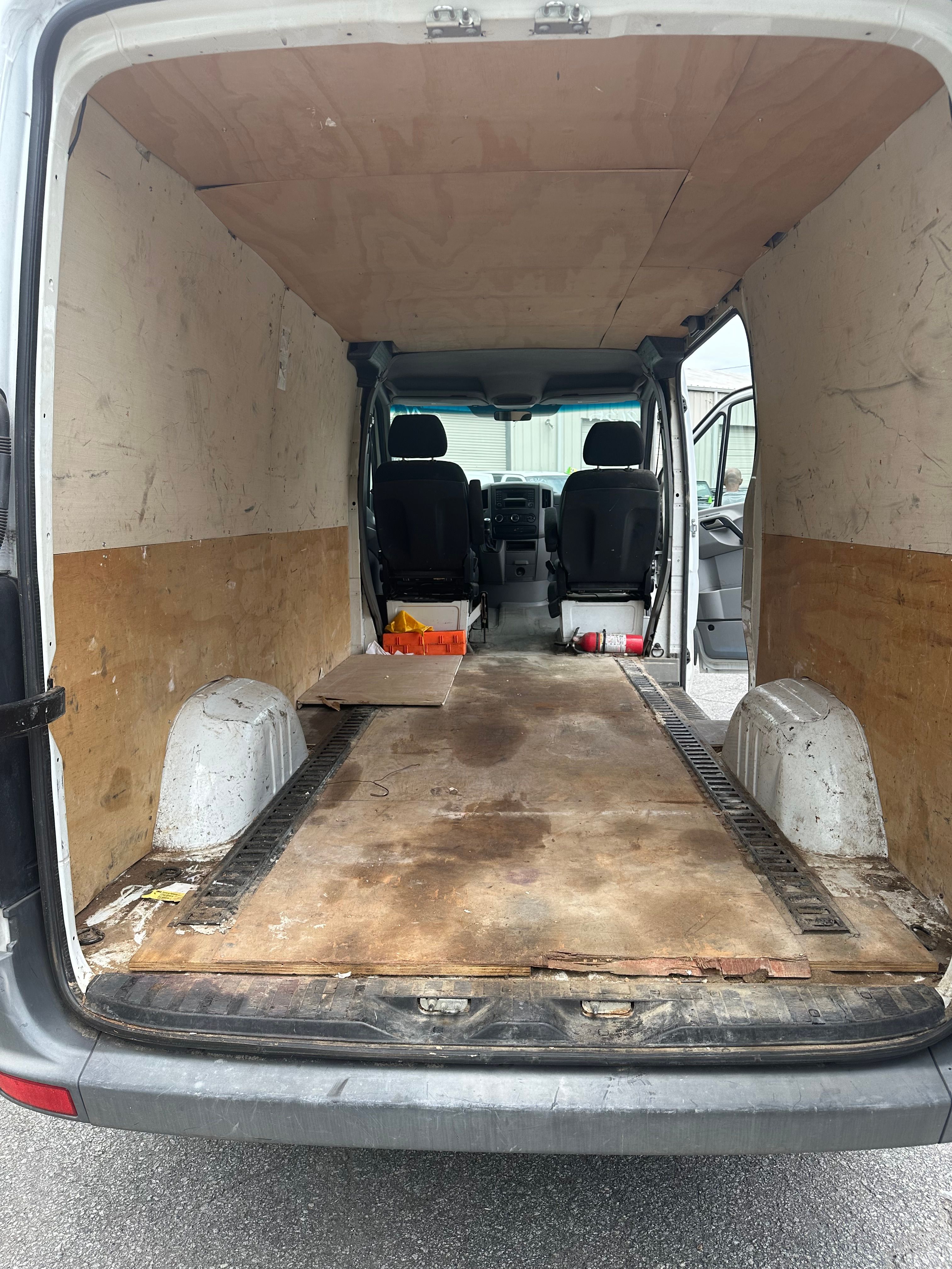 Used 2016 Mercedes-Benz Sprinter 2500 image 8