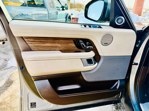 Used 2018 Land Rover Range Rover HSE image 6