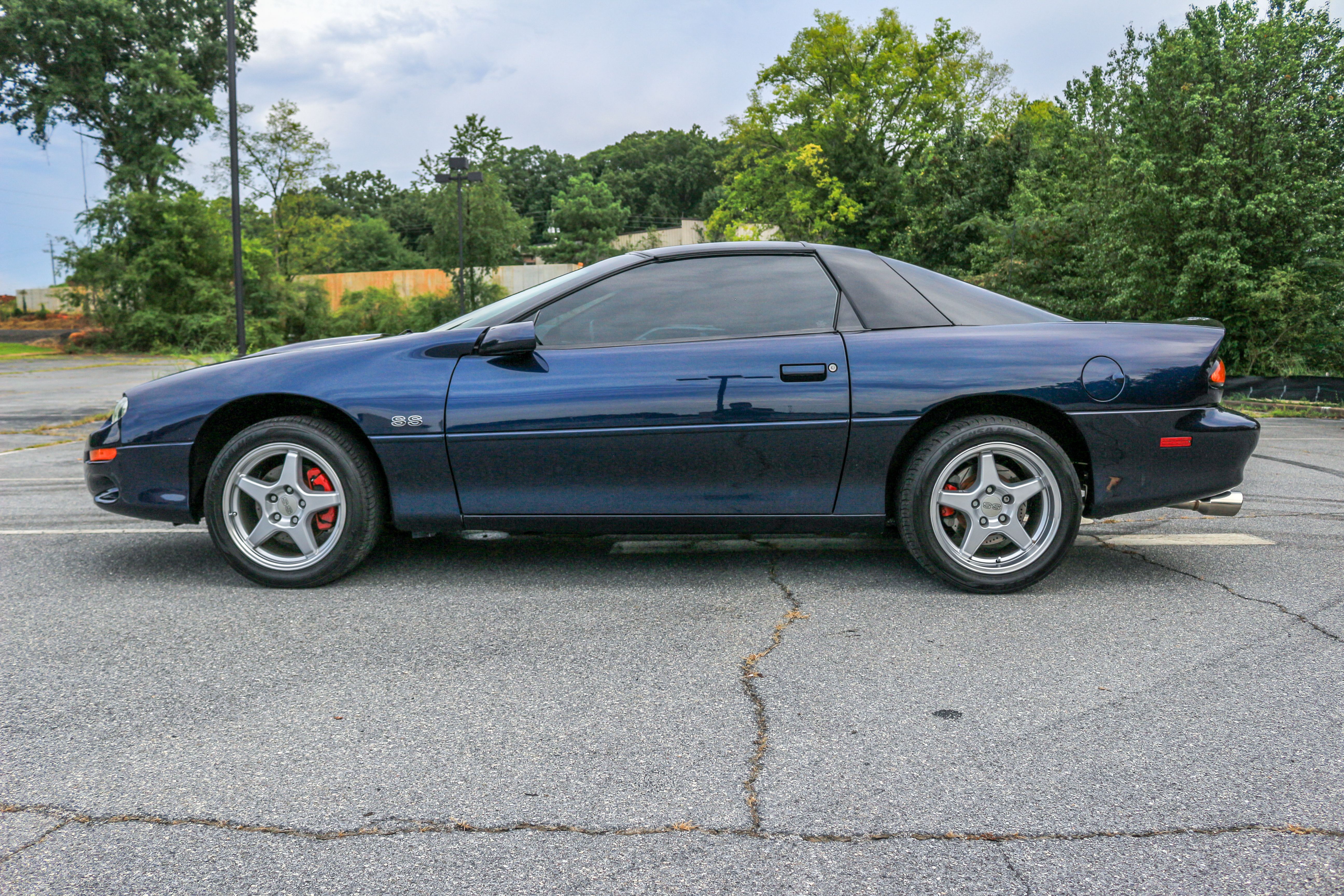 Used 2001 Chevrolet Camaro Z28 w/ SS Performance/Appearance Pkg RWD image 10