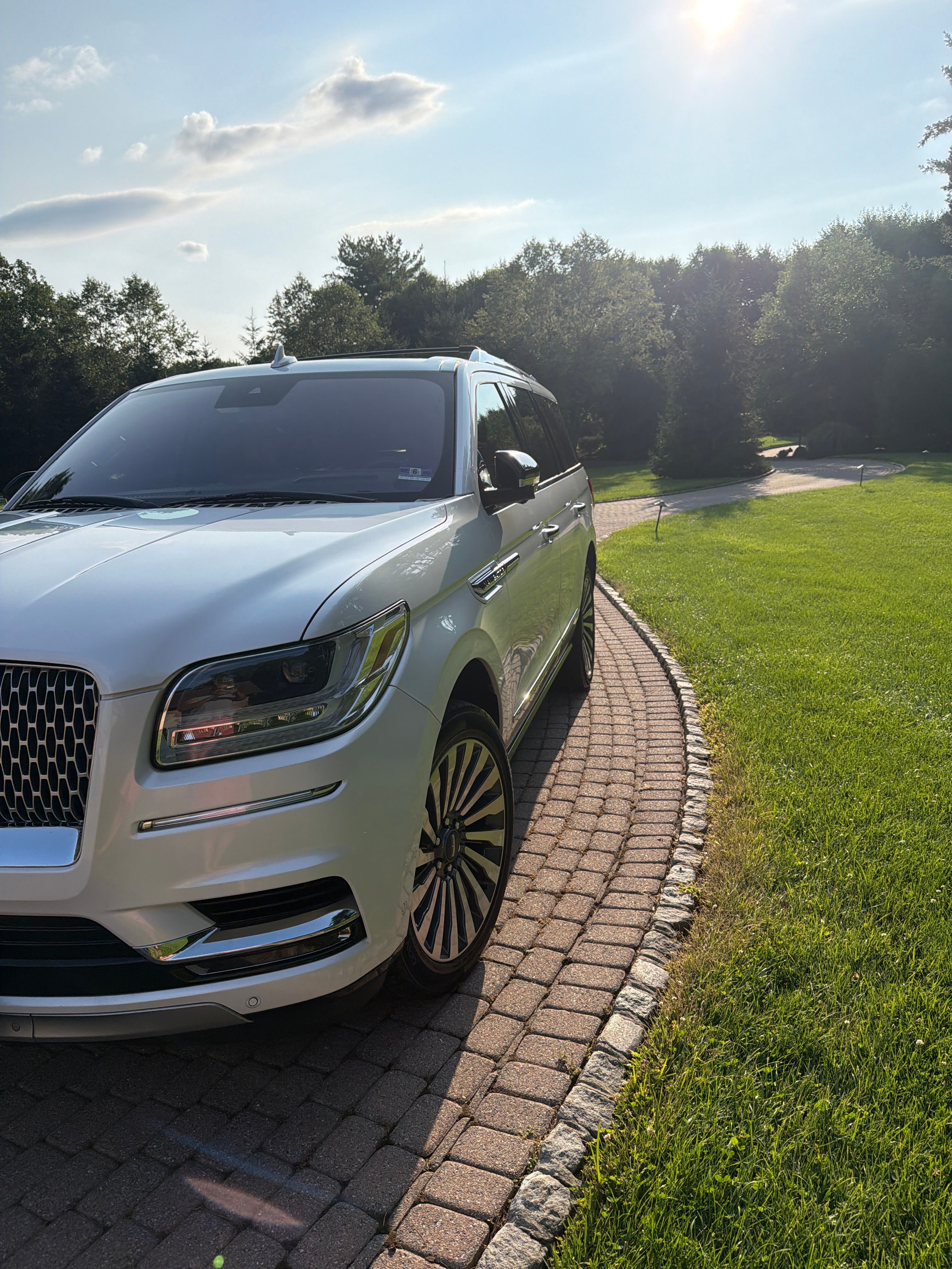 Used 2019 Lincoln Navigator Reserve w/ Cargo Package AWD/4WD image 9