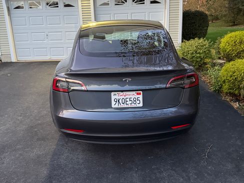 Used 2023 Tesla Model 3 Standard Range image 22