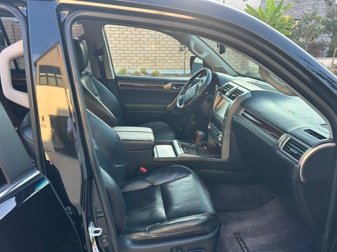 Used 2016 Lexus GX 460 w/ Premium Package AWD/4WD image 10