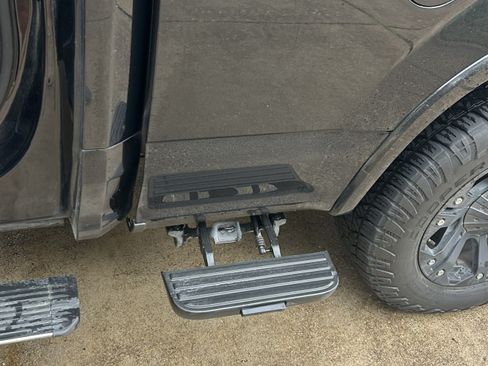 Used 2015 Ford F150 Platinum w/ Equipment Group 701A Luxury image 16