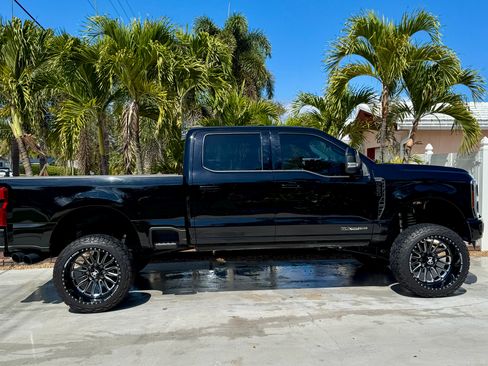 Used 2024 Ford F250 Lariat w/ Black Appearance Package image 1