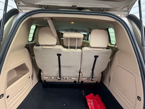 Used 2015 Dodge Grand Caravan American Value Package FWD image 10