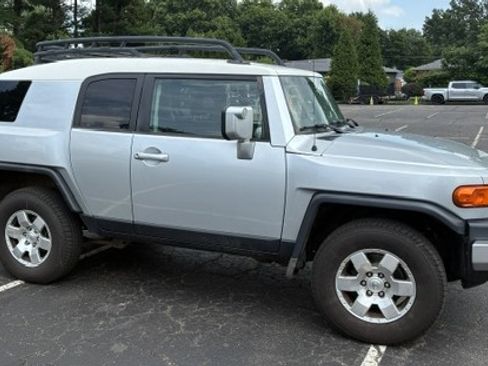 Used 2007 Toyota FJ Cruiser 4WD w/ Convenience Pkg image 2