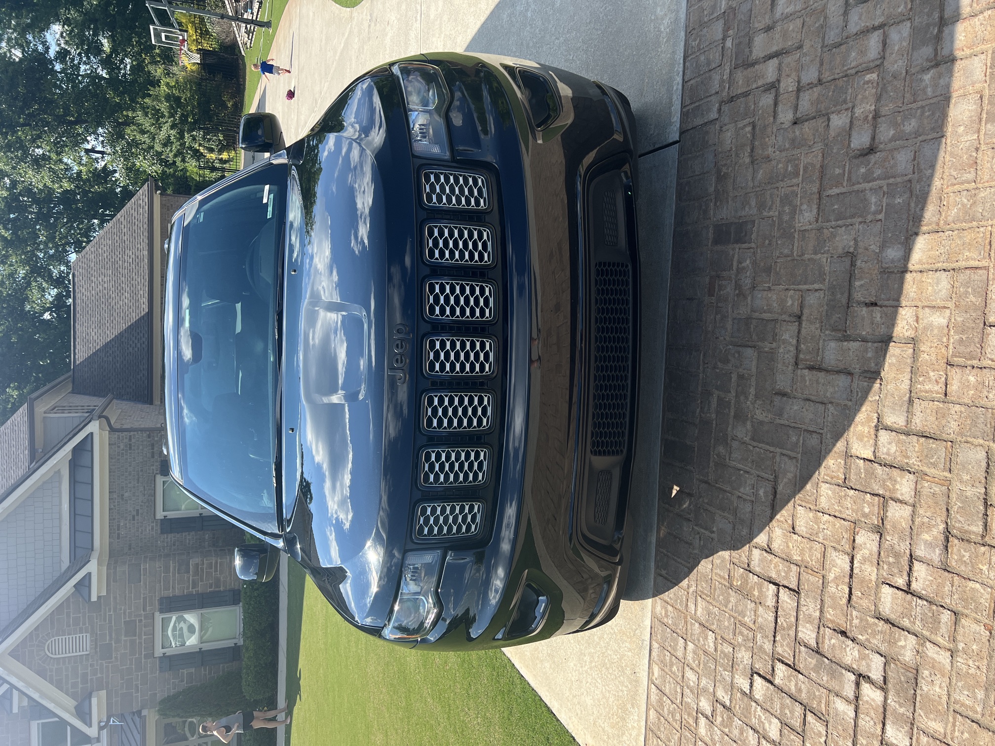 Used 2018 Jeep Grand Cherokee Altitude RWD image 5