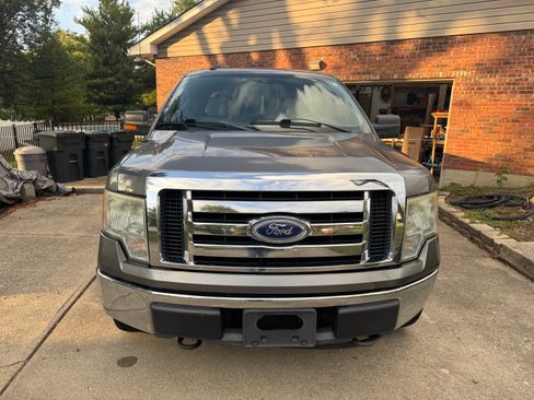 Used 2010 Ford F150 XLT image 2