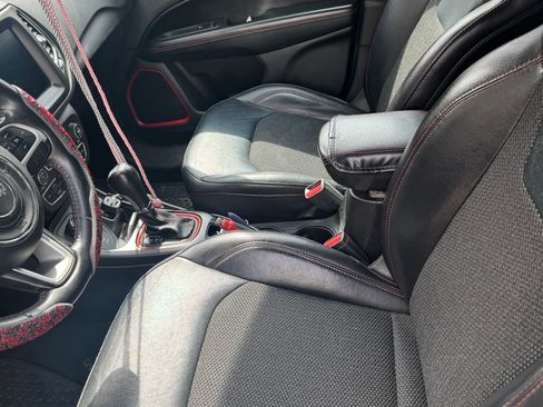 Used 2019 Jeep Compass Trailhawk AWD/4WD image 5