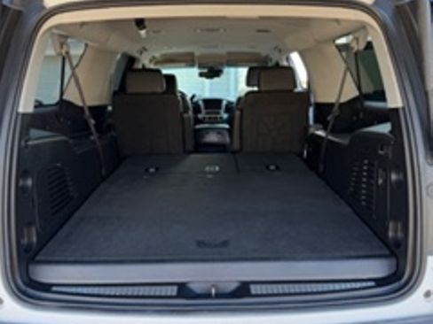 Used 2020 GMC Yukon XL SLT w/ Premium Edition image 9