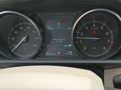 Used 2020 Land Rover Discovery SE image 21