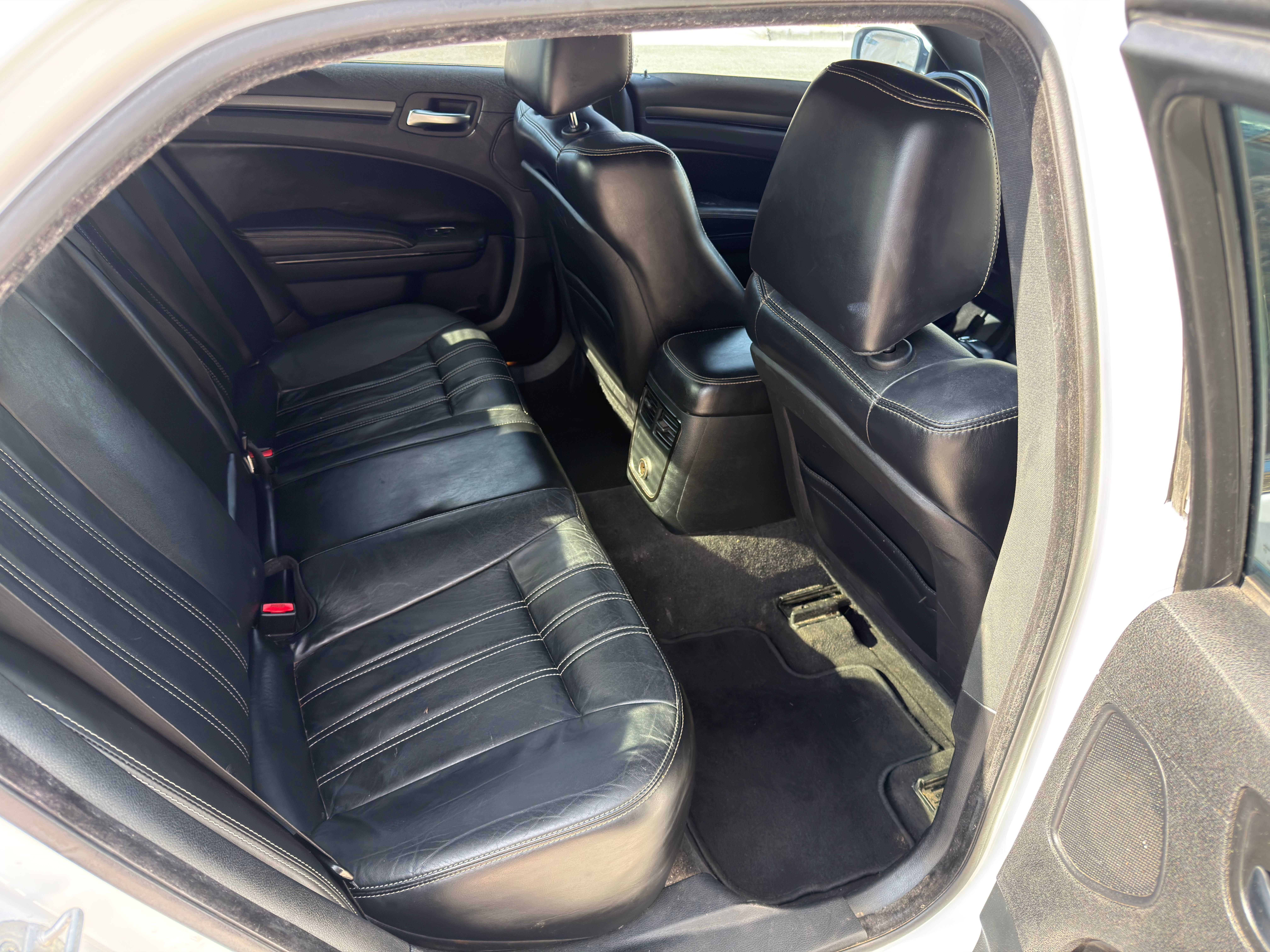 Used 2013 Chrysler 300 S RWD image 13