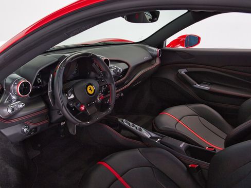 Used 2021 Ferrari F8 Tributo image 13
