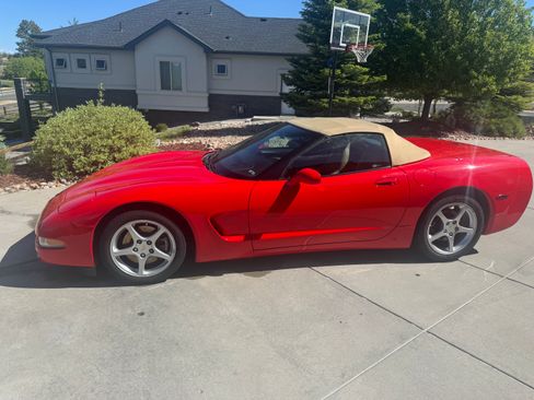 Used 2002 Chevrolet Corvette Convertible w/ Preferred Equipment Group2 RWD image 1