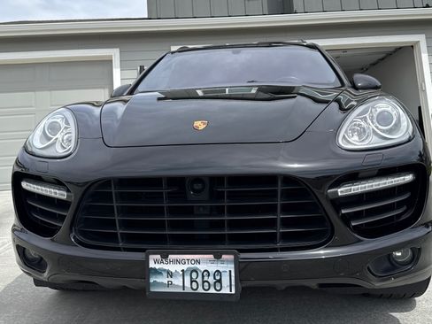 Used 2014 Porsche Cayenne AWD/4WD image 4