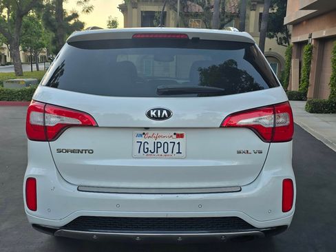 Used 2015 Kia Sorento SX image 4