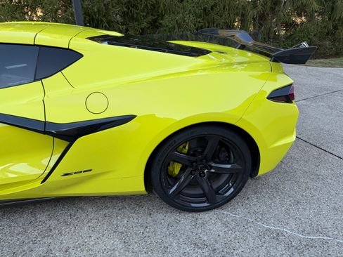 Used 2023 Chevrolet Corvette Z06 w/ Z07 Performance Package image 8