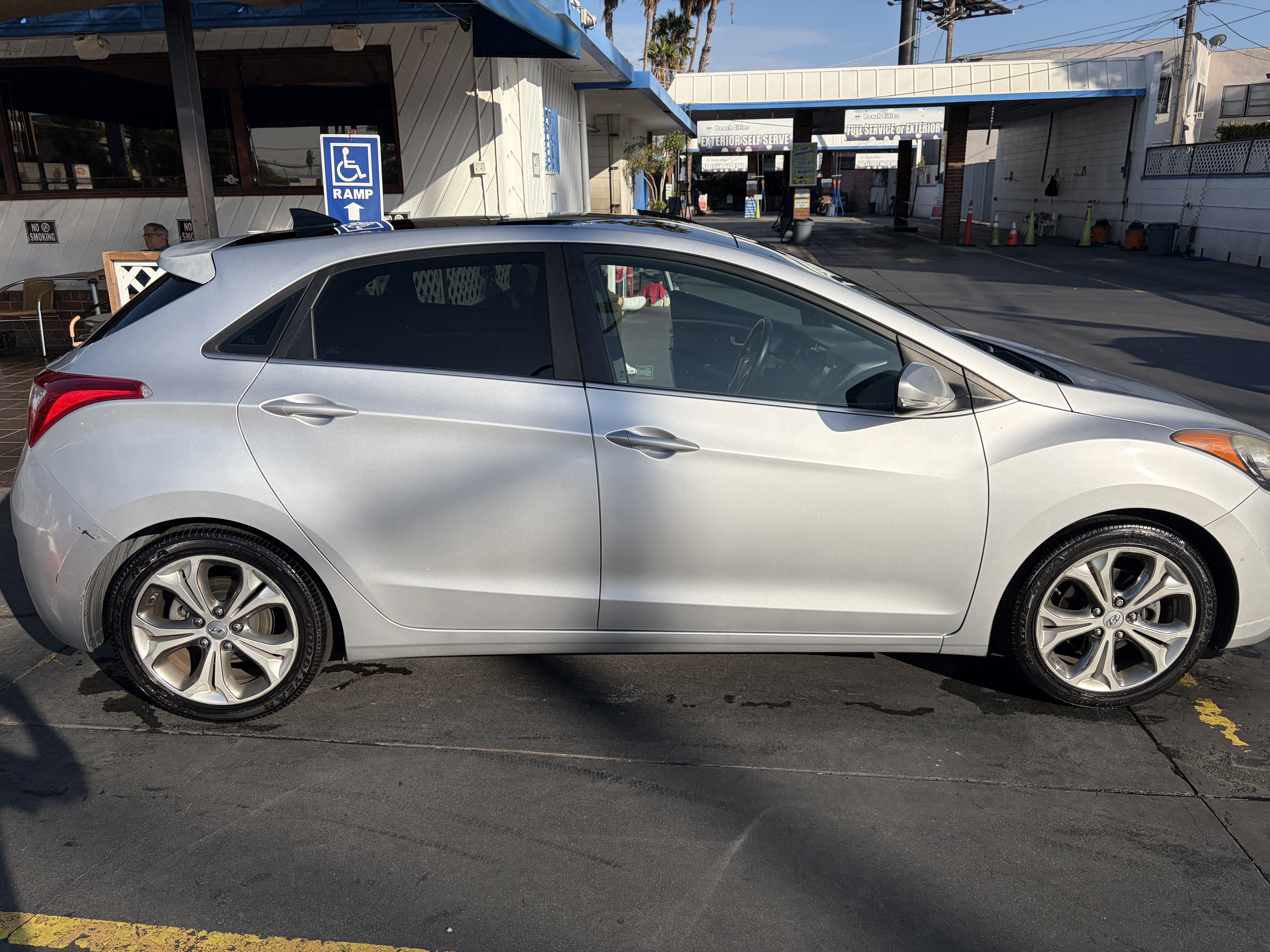 Used 2013 Hyundai Elantra GT w/ Style Pkg FWD image 5
