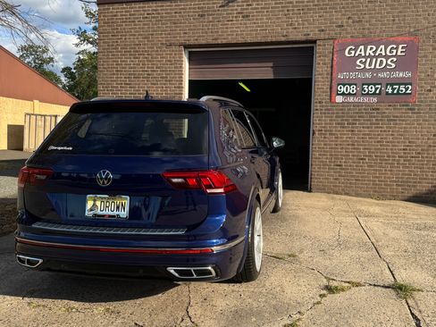 Used 2024 Volkswagen Tiguan SEL R-Line image 5