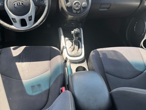 Used 2012 Kia Soul + w/ Audio Pkg image 25