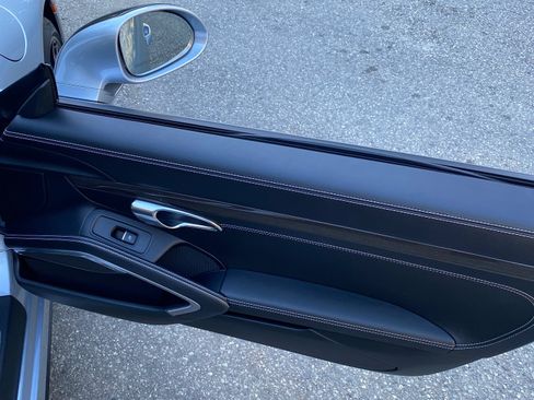 Used 2018 Porsche 911 Turbo S image 11