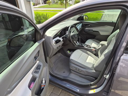 Used 2022 Chevrolet Bolt EUV Premier w/ Sun & Sound Package image 10